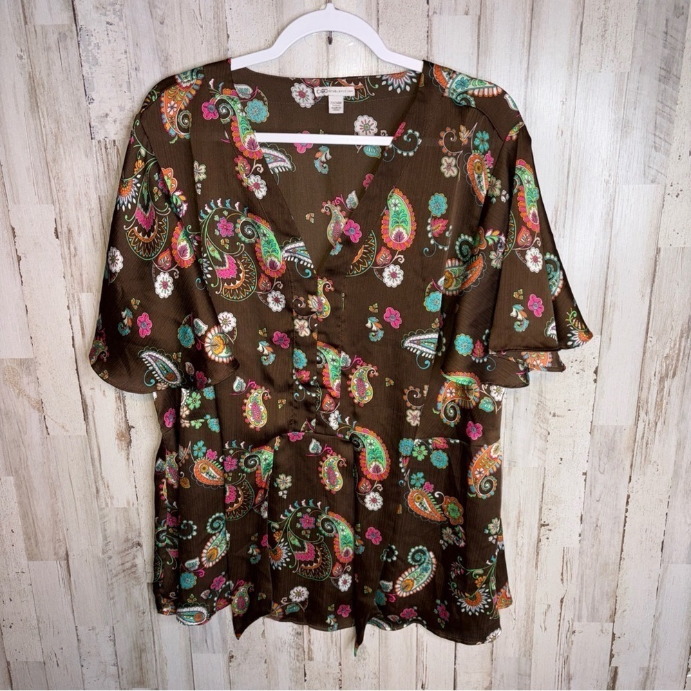 CATO Womens Top Size 22/24W  Short Sleeves V-Neck Brown Paisley Floral
